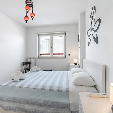 Portuense 107 - Bright Flat *